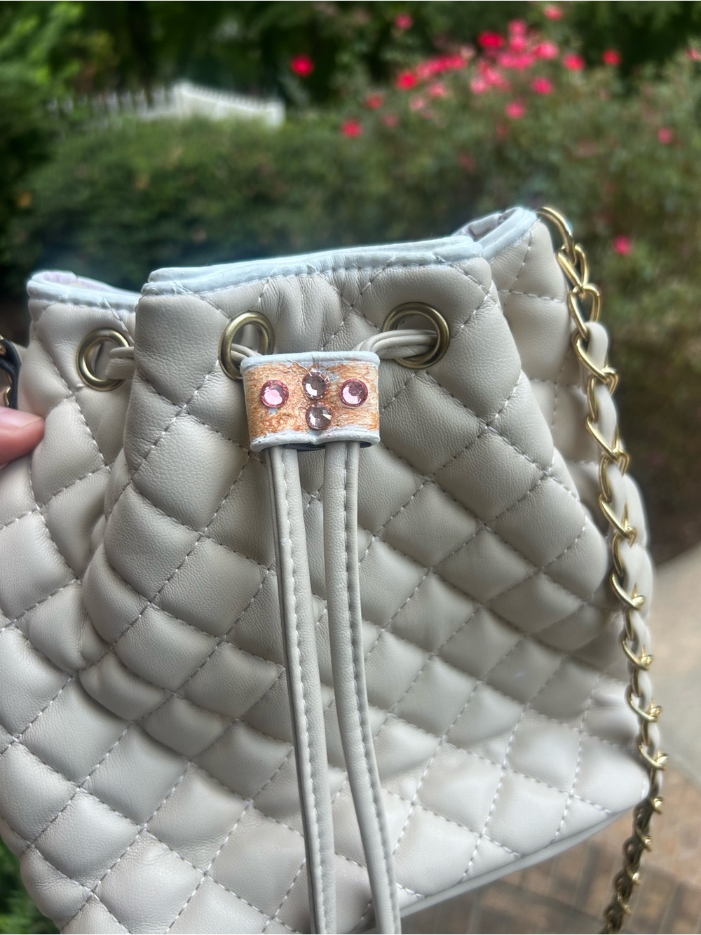 Ivory Quilted Bucket Bag Gold Chain Pink Rhinestone Custom Detail Shoulder Purse - Picture 4 of 5